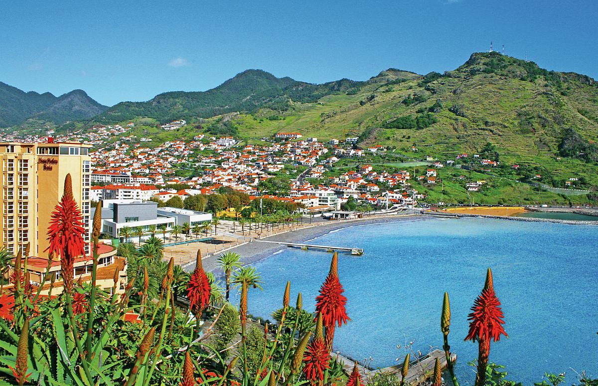 https://mdw-travel-data-us-east-1.s3.amazonaws.com/img/country/Portugal/Machico/img_01.jpg