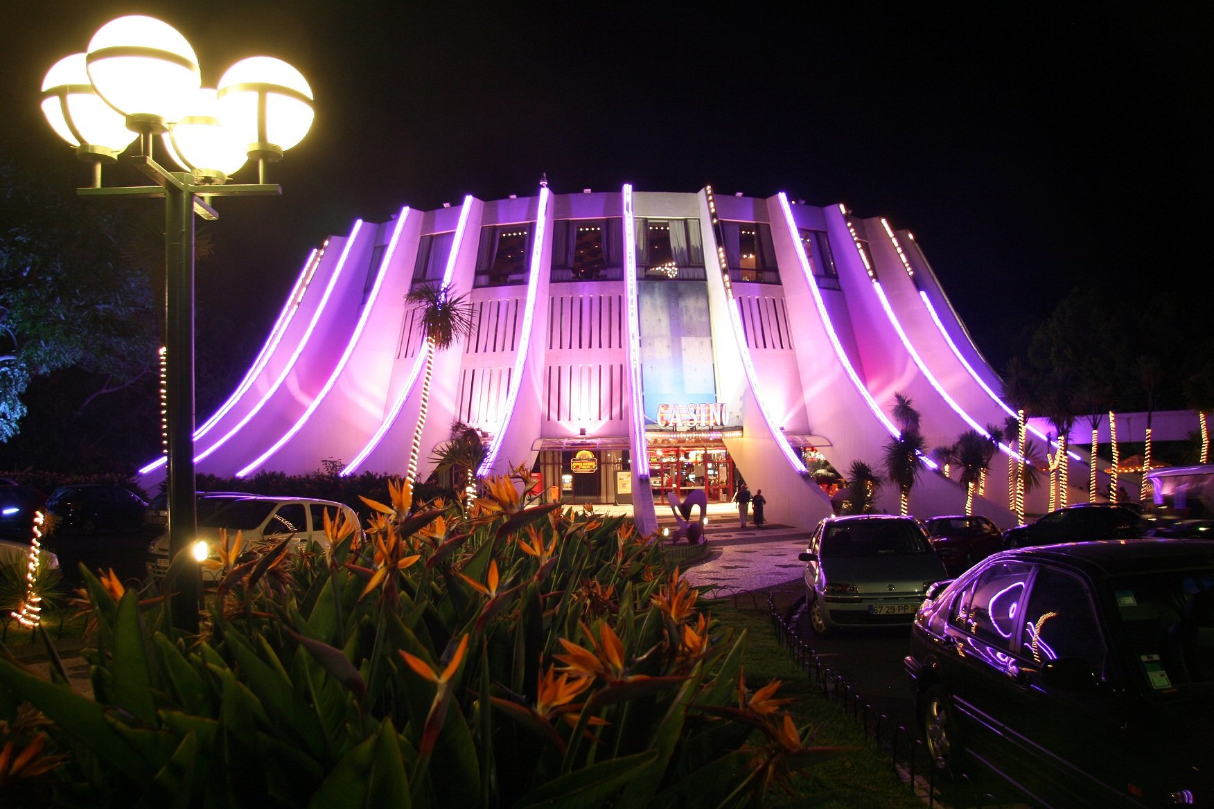 https://mdw-travel-data-us-east-1.s3.amazonaws.com/img/country/Portugal/Madeira-Casino/img_01.jpg