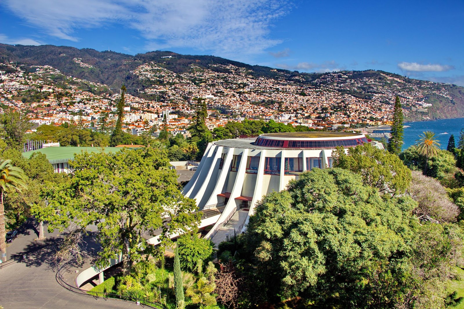 https://mdw-travel-data-us-east-1.s3.amazonaws.com/img/country/Portugal/Madeira-Casino/img_03.jpg