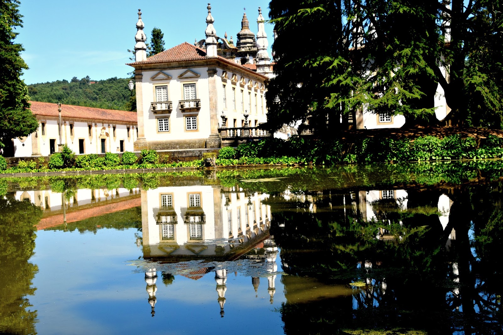 https://mdw-travel-data-us-east-1.s3.amazonaws.com/img/country/Portugal/Mateus-Palace/img_02.jpg