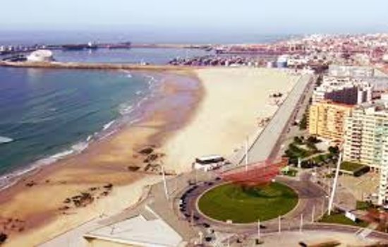 https://mdw-travel-data-us-east-1.s3.amazonaws.com/img/country/Portugal/Matosinhos-Beach/img_02.jpg