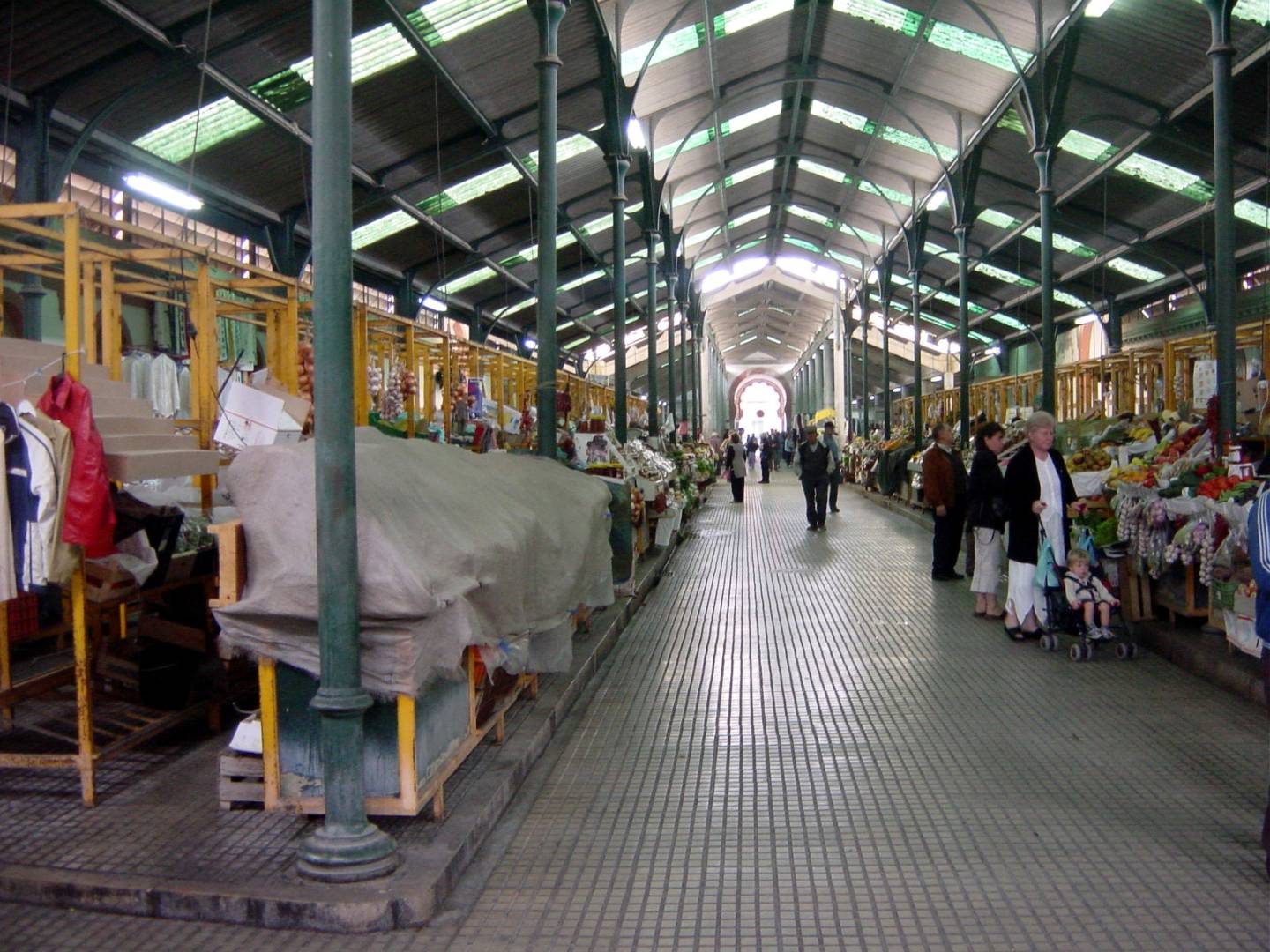 https://mdw-travel-data-us-east-1.s3.amazonaws.com/img/country/Portugal/Mercado-Municipal-de-Loule/img_01.jpg