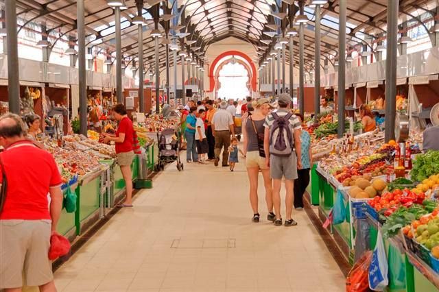 https://mdw-travel-data-us-east-1.s3.amazonaws.com/img/country/Portugal/Mercado-Municipal-de-Loule/img_03.jpg