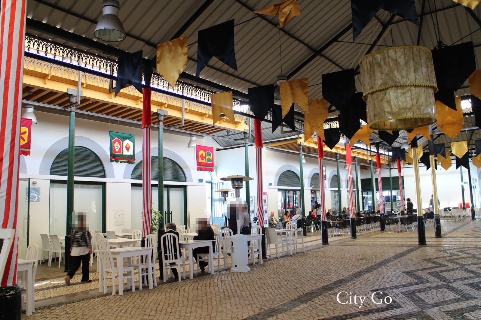https://mdw-travel-data-us-east-1.s3.amazonaws.com/img/country/Portugal/Mercado-Municipal-de-Tavira/img_01.jpg