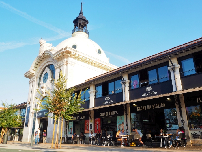 https://mdw-travel-data-us-east-1.s3.amazonaws.com/img/country/Portugal/Mercado-da-Ribeira/img_00.jpg