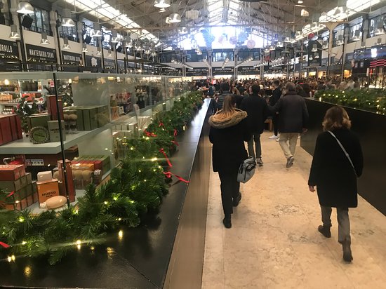 https://mdw-travel-data-us-east-1.s3.amazonaws.com/img/country/Portugal/Mercado-da-Ribeira/img_03.jpg