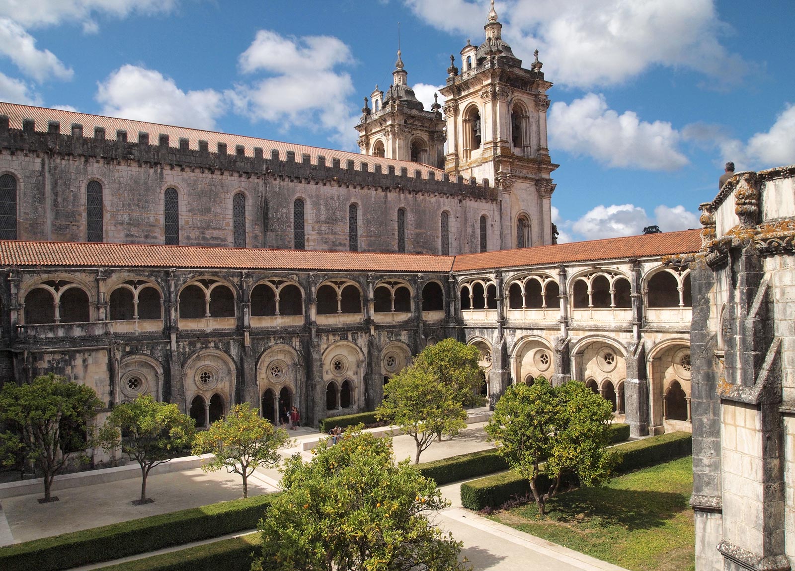https://mdw-travel-data-us-east-1.s3.amazonaws.com/img/country/Portugal/Monastery-of-Alcobaca/img_02.jpg