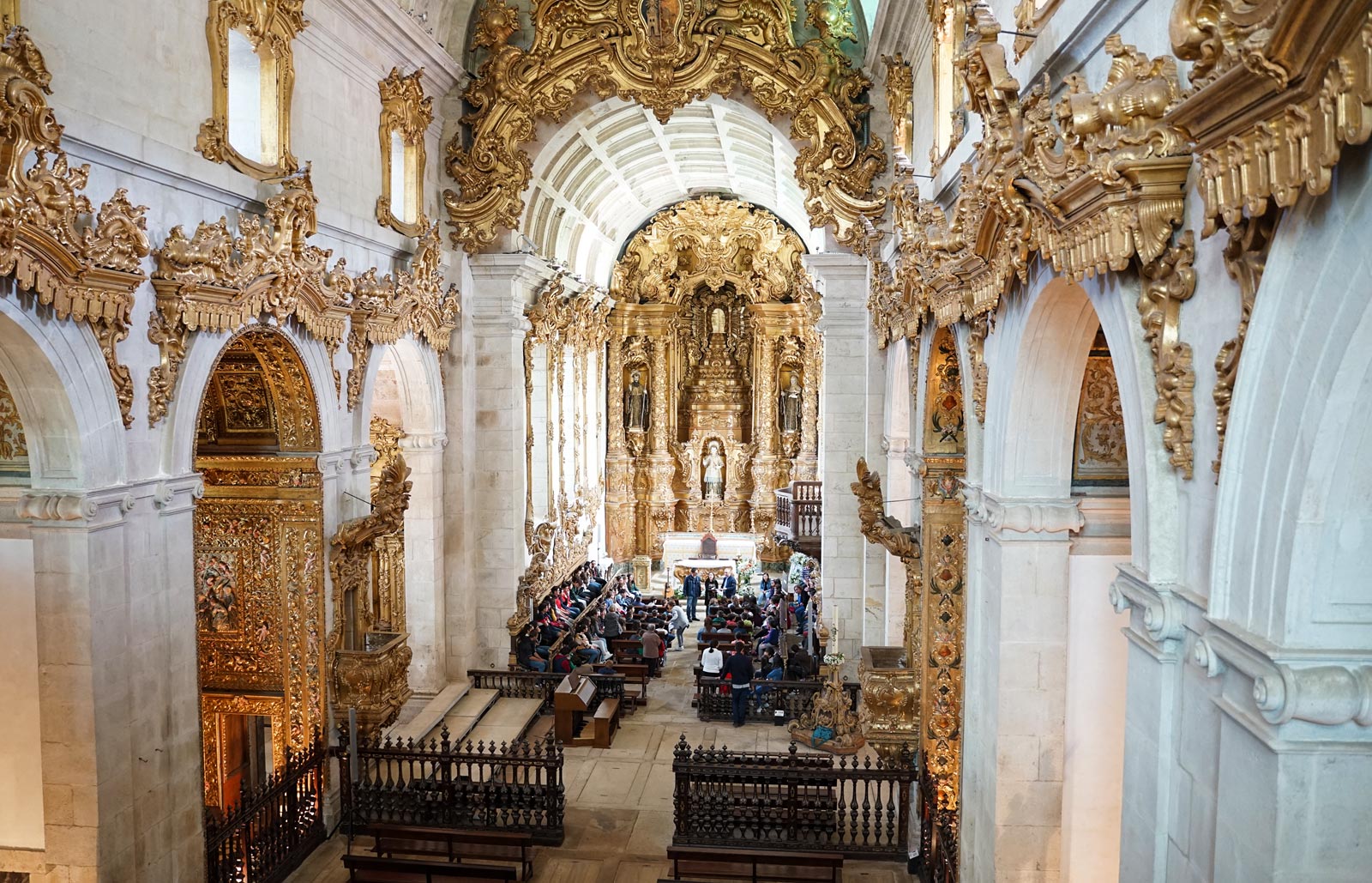 https://mdw-travel-data-us-east-1.s3.amazonaws.com/img/country/Portugal/Monastery-of-Sao-Martinho-de-Tibaes/img_01.jpg