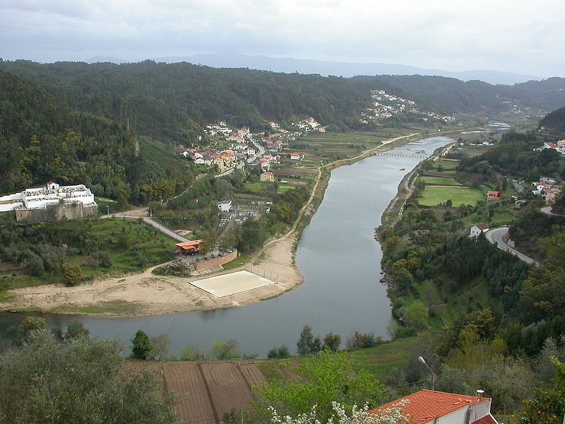 https://mdw-travel-data-us-east-1.s3.amazonaws.com/img/country/Portugal/Mondego-River/img_01.jpg