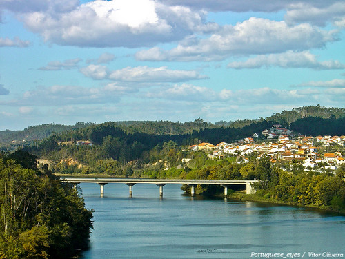 https://mdw-travel-data-us-east-1.s3.amazonaws.com/img/country/Portugal/Mondego-River/img_03.jpg