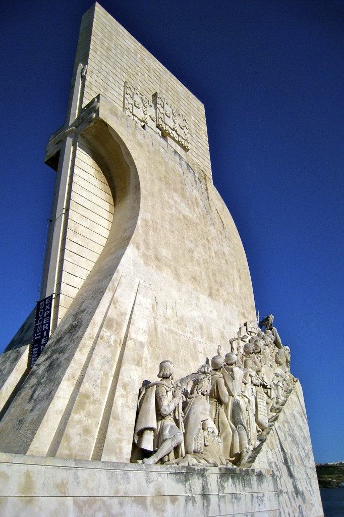 https://mdw-travel-data-us-east-1.s3.amazonaws.com/img/country/Portugal/Monument-to-the-Discoveries/img_02.jpg