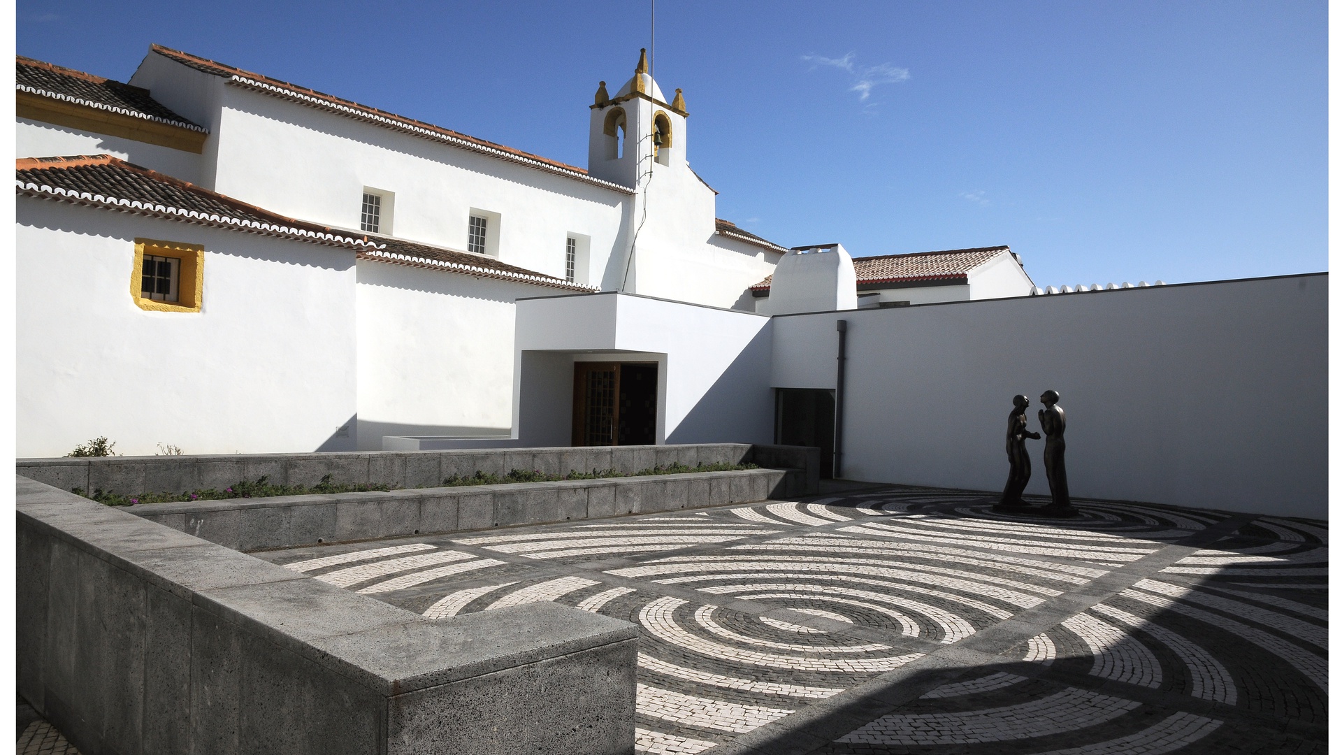https://mdw-travel-data-us-east-1.s3.amazonaws.com/img/country/Portugal/Museu-Carlos-Machado/img_02.jpg
