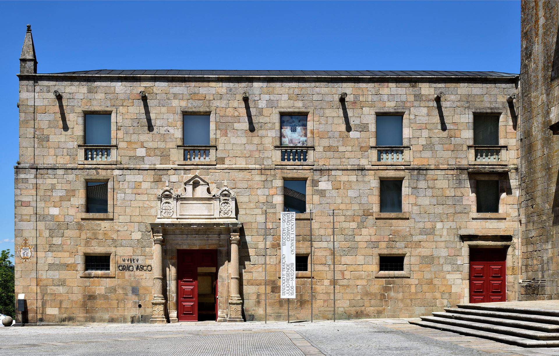 https://mdw-travel-data-us-east-1.s3.amazonaws.com/img/country/Portugal/Museum-Grao-Vasco/img_02.jpg