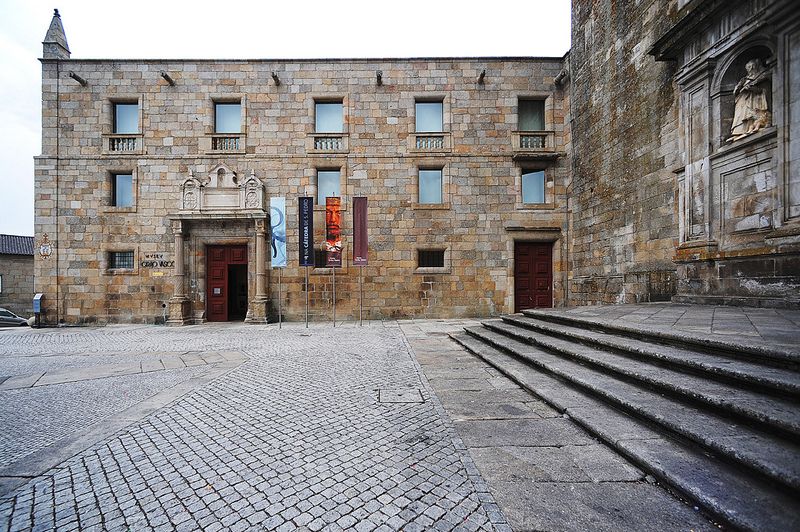 https://mdw-travel-data-us-east-1.s3.amazonaws.com/img/country/Portugal/Museum-of-Grao-Vasco/img_02.jpg