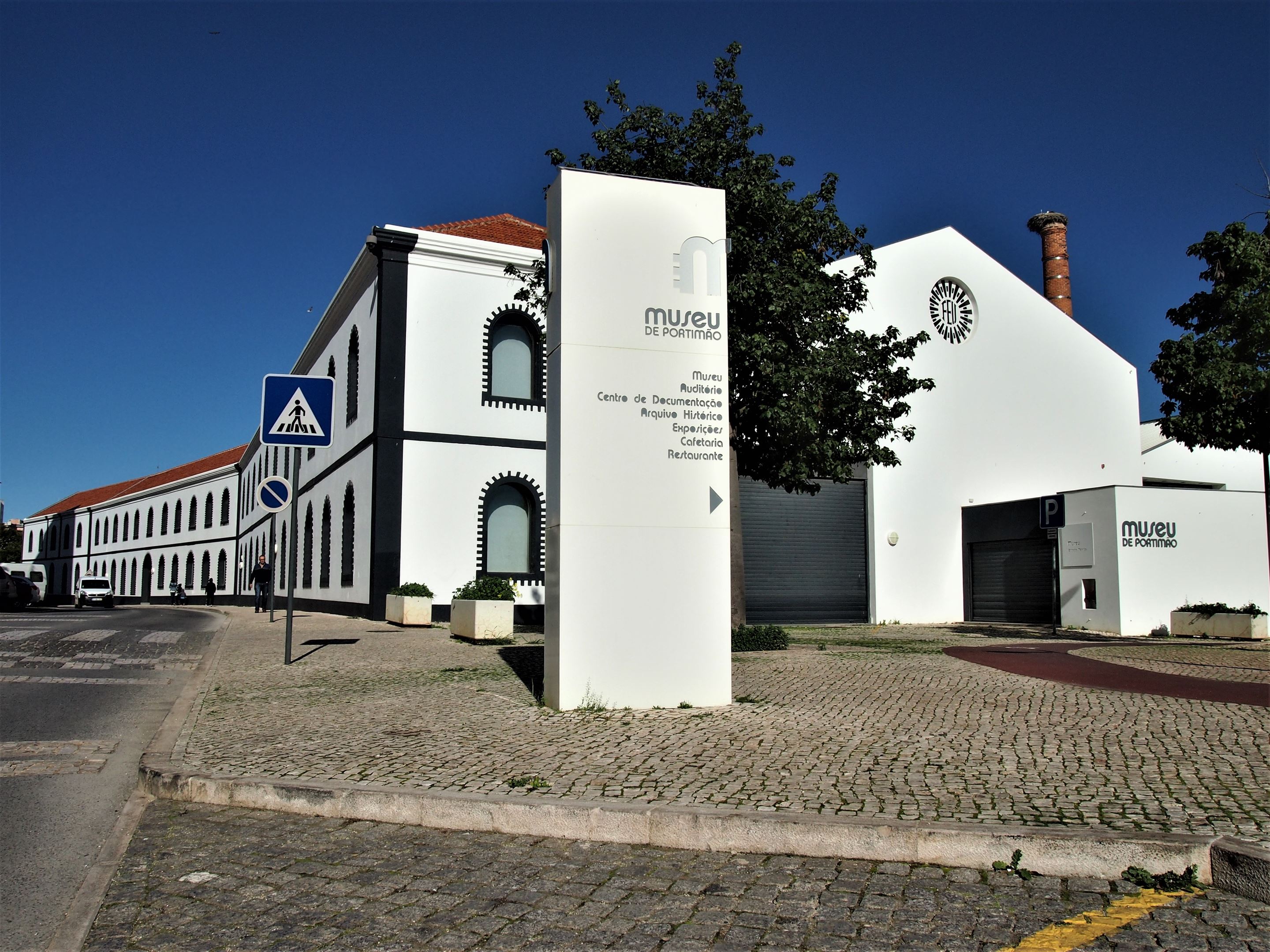 https://mdw-travel-data-us-east-1.s3.amazonaws.com/img/country/Portugal/Museum-of-Portimao/img_05.jpg