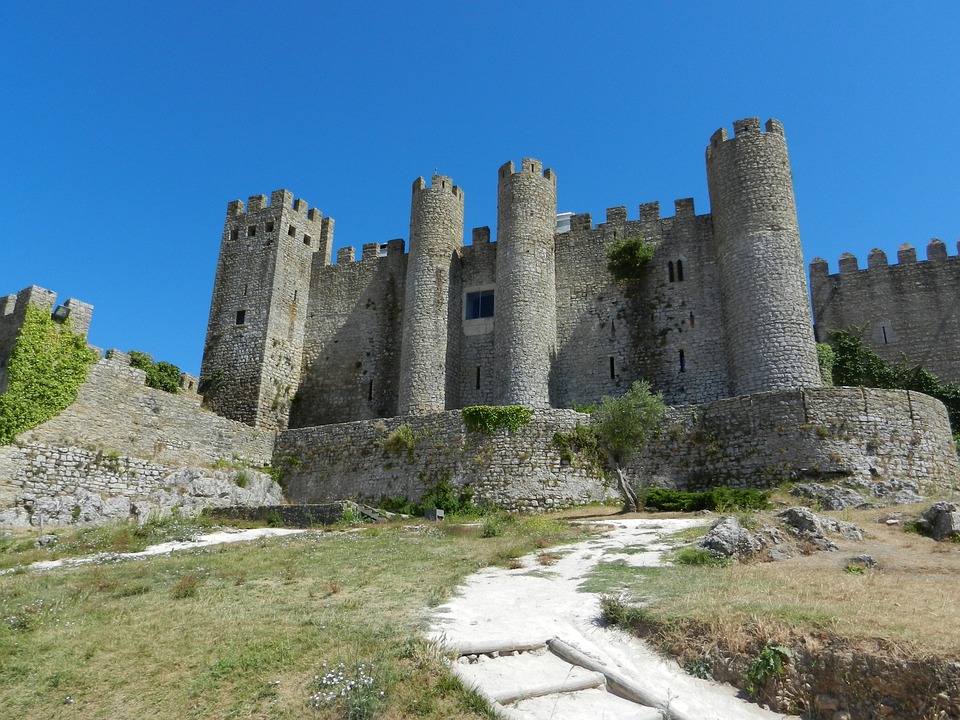 https://mdw-travel-data-us-east-1.s3.amazonaws.com/img/country/Portugal/Obidos-Castle/img_03.jpg