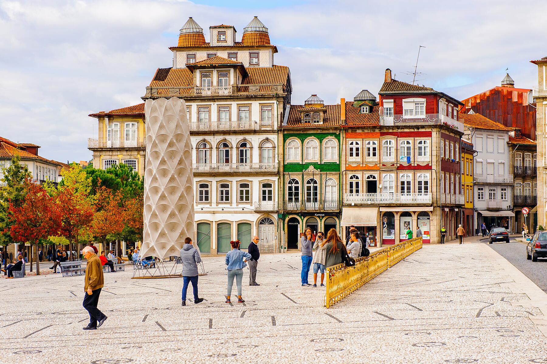 https://mdw-travel-data-us-east-1.s3.amazonaws.com/img/country/Portugal/Obidos-Village/img_02.jpg