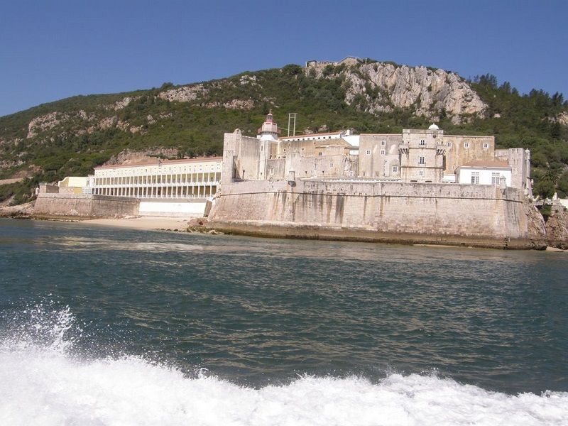 https://mdw-travel-data-us-east-1.s3.amazonaws.com/img/country/Portugal/Outao-Chapel/img_02.jpg