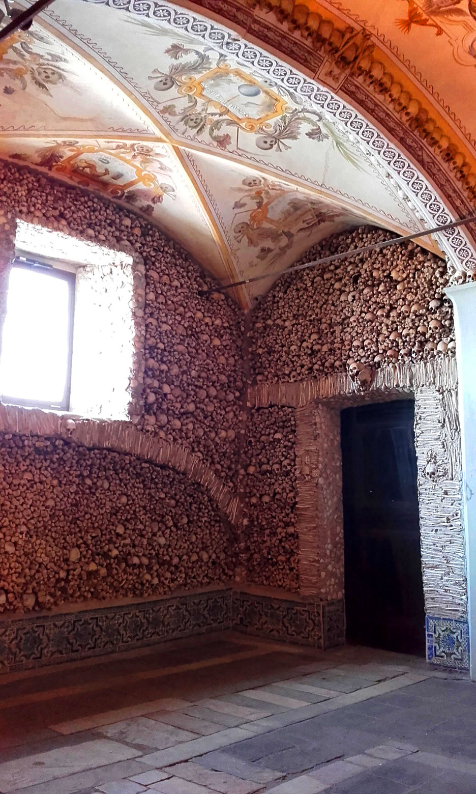 https://mdw-travel-data-us-east-1.s3.amazonaws.com/img/country/Portugal/Outao-Chapel/img_03.jpg