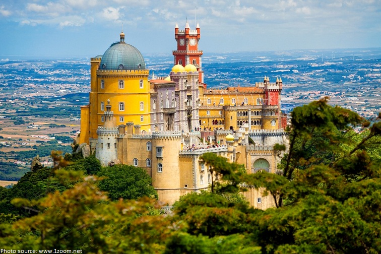 https://mdw-travel-data-us-east-1.s3.amazonaws.com/img/country/Portugal/Park-and-National-Palace-of-Pena/img_00.jpg