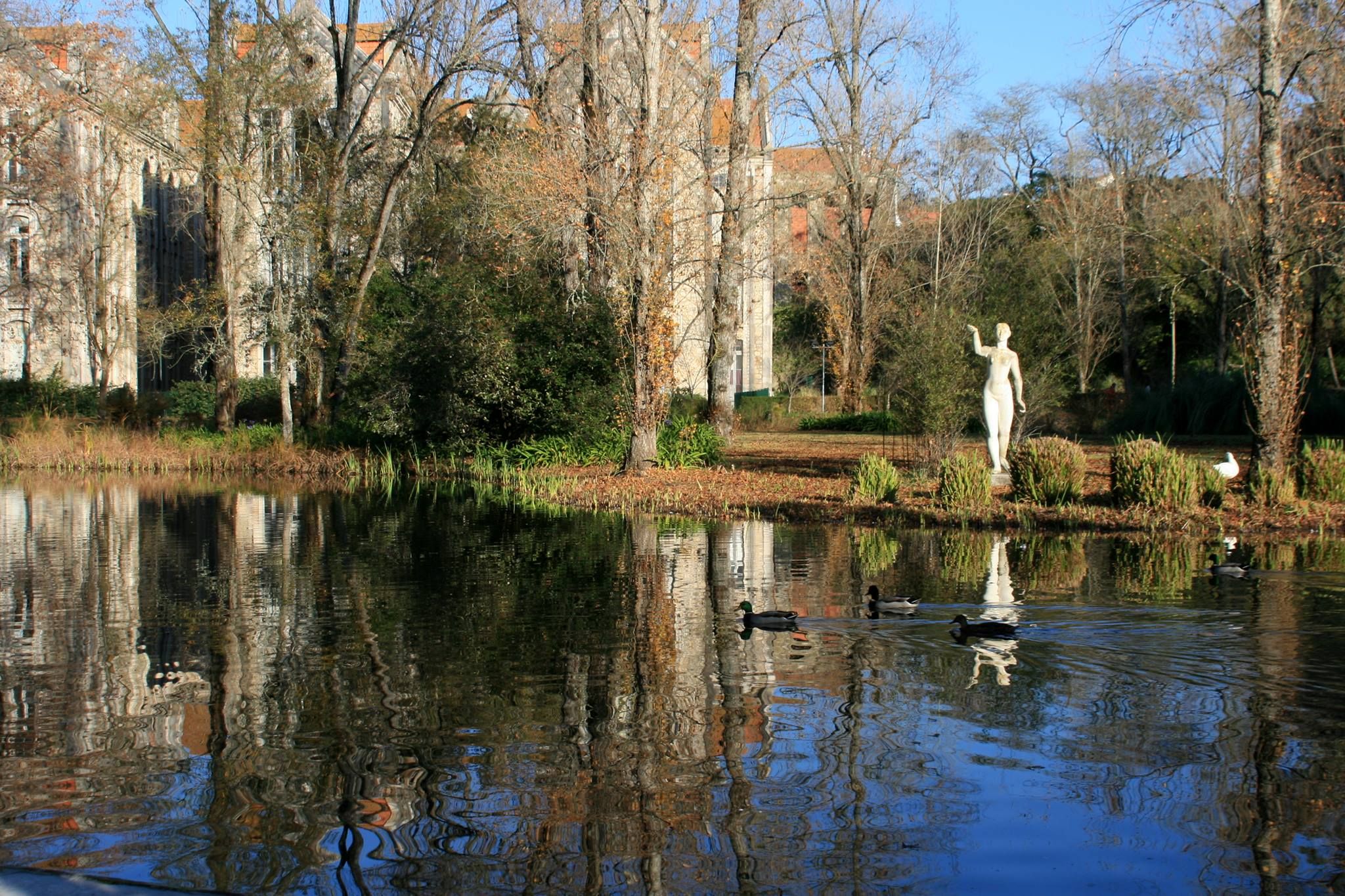 https://mdw-travel-data-us-east-1.s3.amazonaws.com/img/country/Portugal/Parque-D-Carlos-I-Jazz-Festival/img_00.jpg