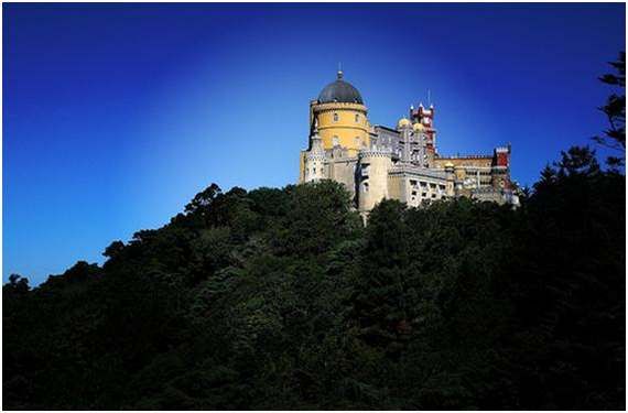 https://mdw-travel-data-us-east-1.s3.amazonaws.com/img/country/Portugal/Pena-National-Palace/img_02.jpg