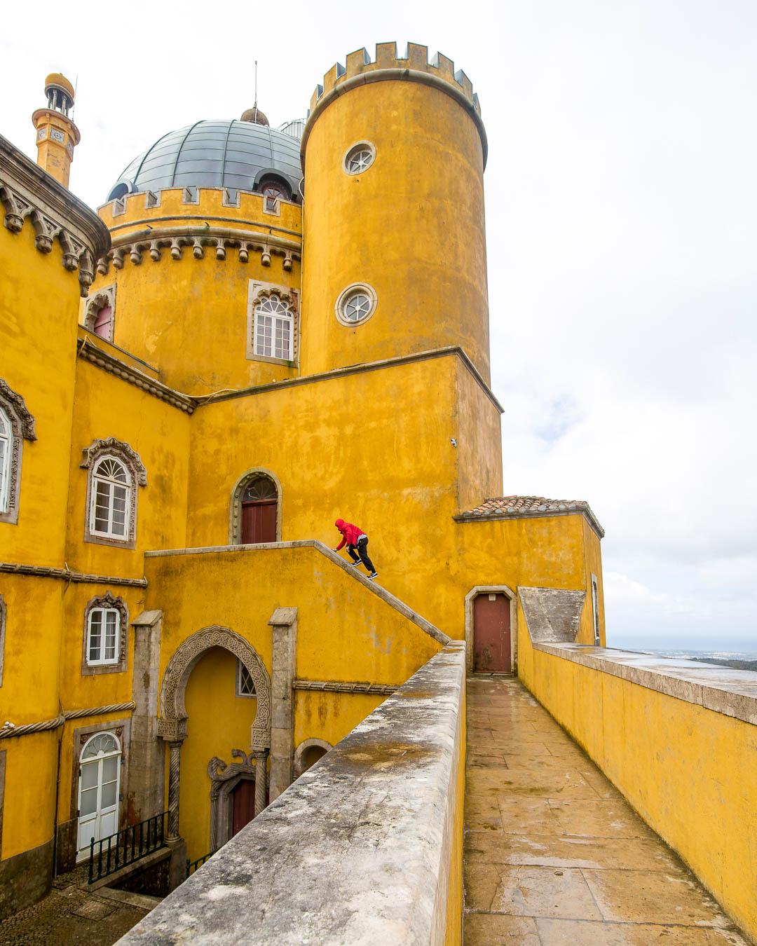 https://mdw-travel-data-us-east-1.s3.amazonaws.com/img/country/Portugal/Pena-Palace/img_01.jpg