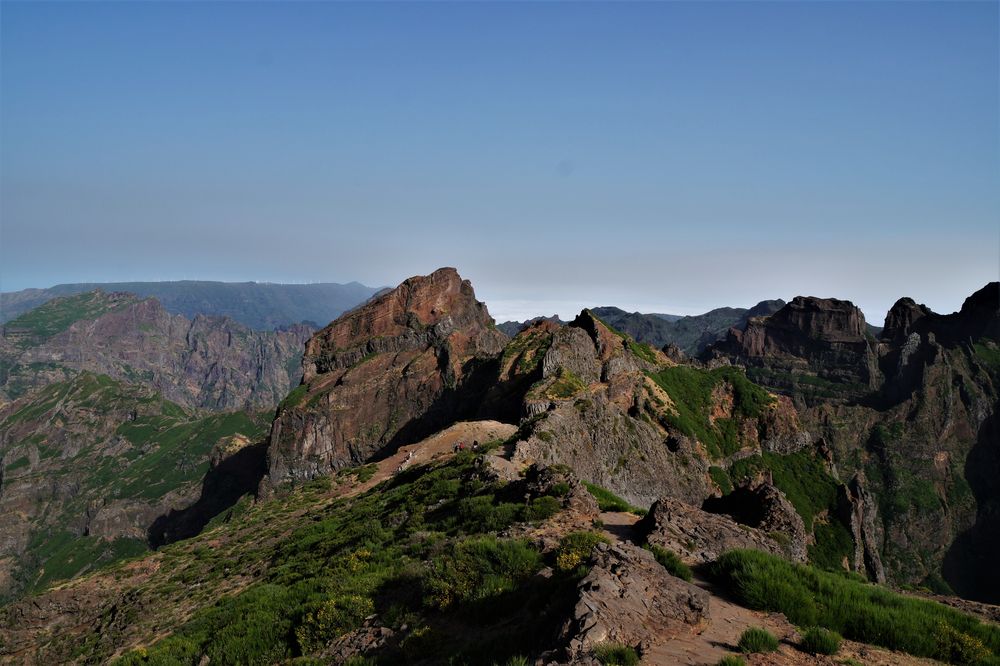 https://mdw-travel-data-us-east-1.s3.amazonaws.com/img/country/Portugal/Pico-Ruivo/img_04.jpg