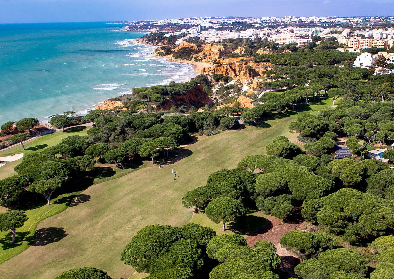 https://mdw-travel-data-us-east-1.s3.amazonaws.com/img/country/Portugal/Pine-Cliffs-Golf-Course/img_03.jpg