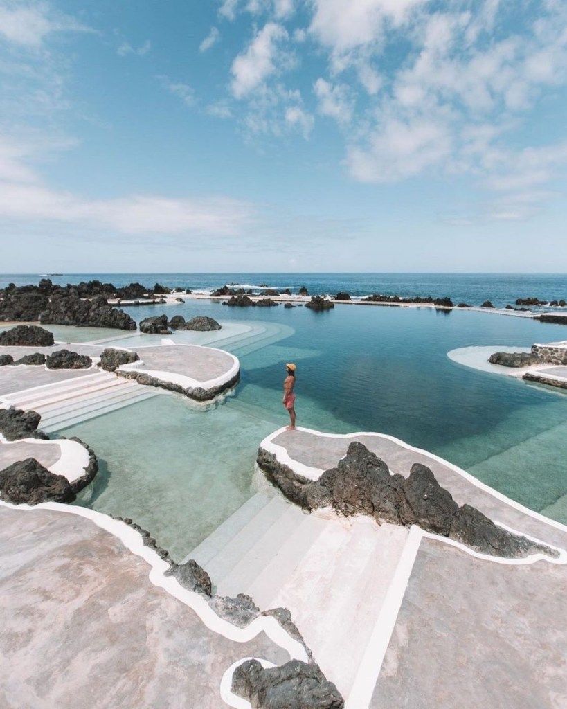 https://mdw-travel-data-us-east-1.s3.amazonaws.com/img/country/Portugal/Piscinas-Naturais-do-Pesqueiro/img_03.jpg