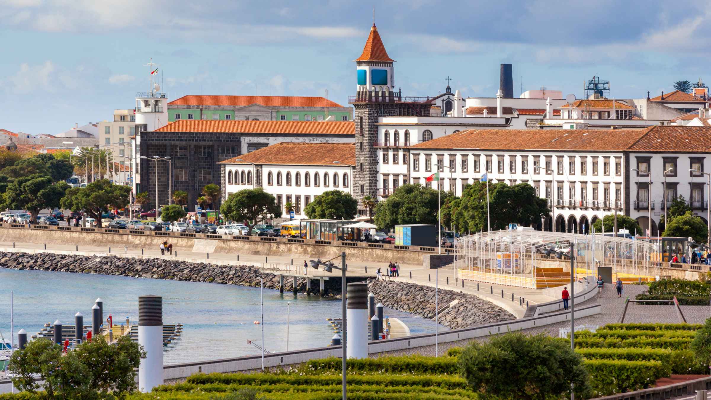 https://mdw-travel-data-us-east-1.s3.amazonaws.com/img/country/Portugal/Ponta-Delgada-Marina/img_02.jpg