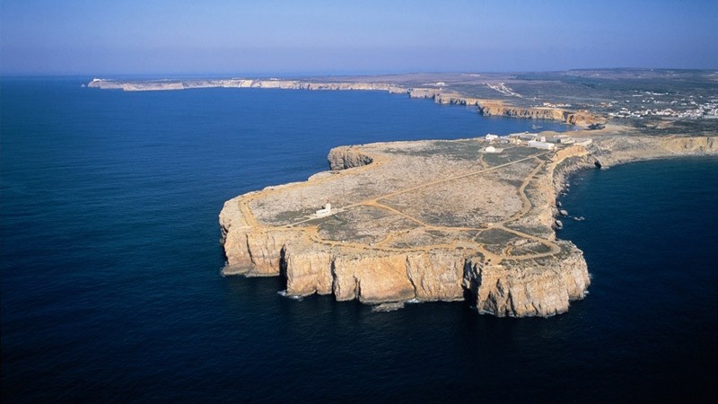 https://mdw-travel-data-us-east-1.s3.amazonaws.com/img/country/Portugal/Ponta-de-Sagres/img_02.jpg