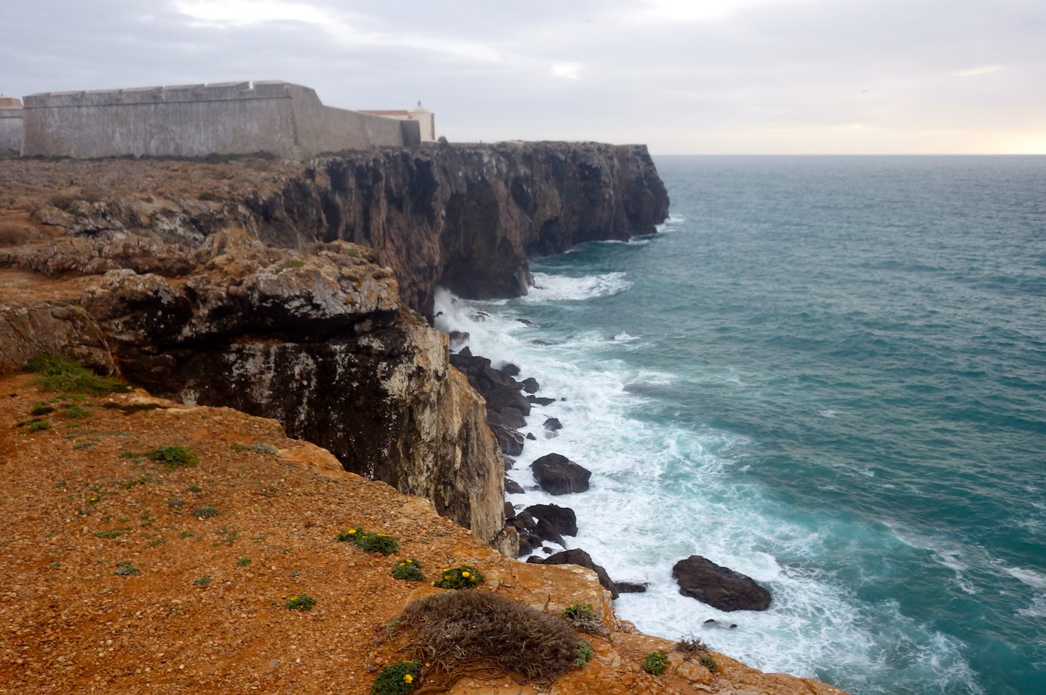 https://mdw-travel-data-us-east-1.s3.amazonaws.com/img/country/Portugal/Ponta-de-Sagres/img_03.jpg
