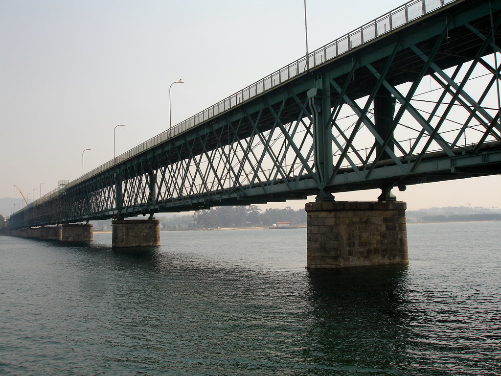 https://mdw-travel-data-us-east-1.s3.amazonaws.com/img/country/Portugal/Ponte-Eiffel/img_03.jpg