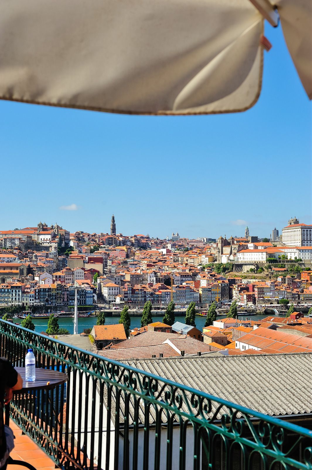 https://mdw-travel-data-us-east-1.s3.amazonaws.com/img/country/Portugal/Port-Wine-Cellars/img_01.jpg