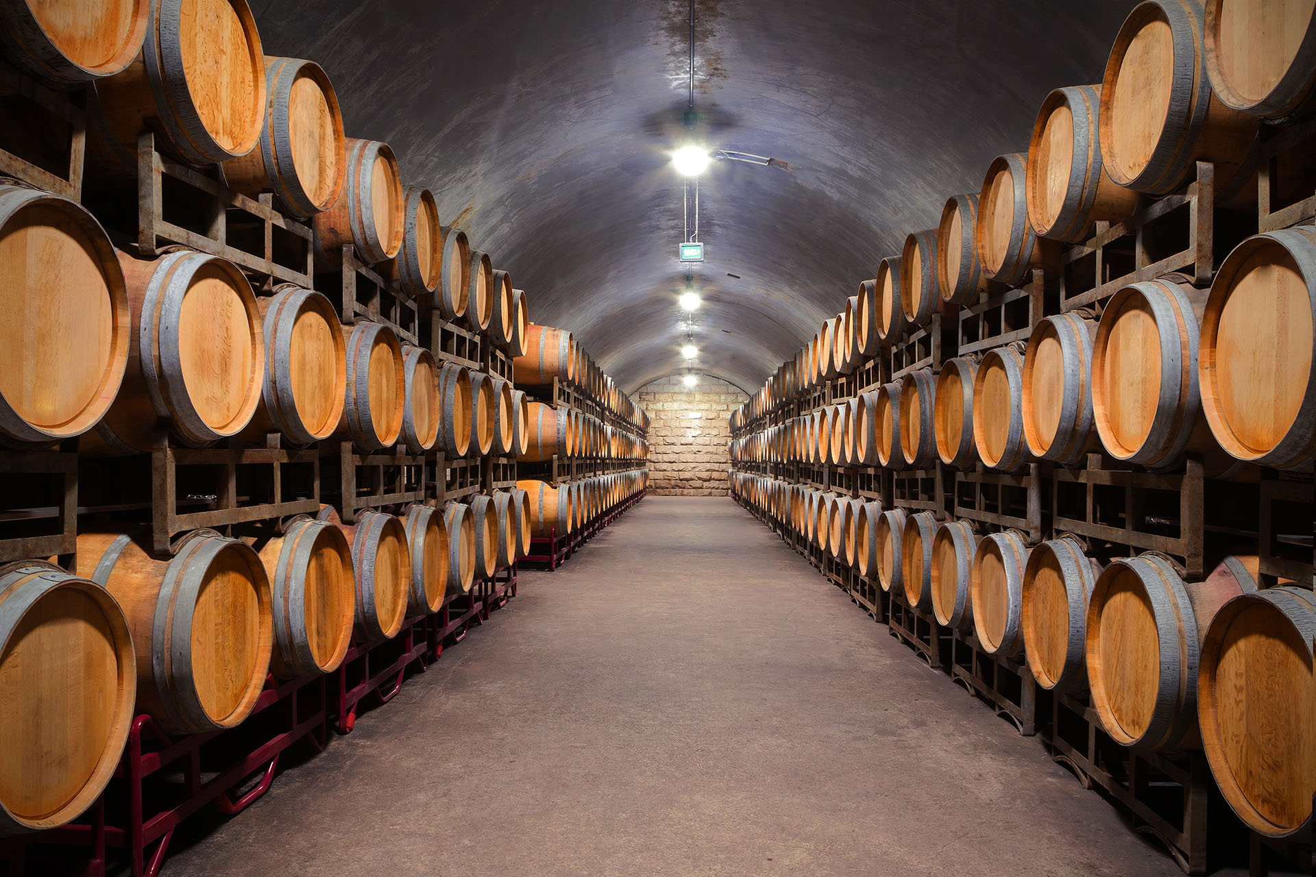 https://mdw-travel-data-us-east-1.s3.amazonaws.com/img/country/Portugal/Port-Wine-Cellars/img_02.jpg