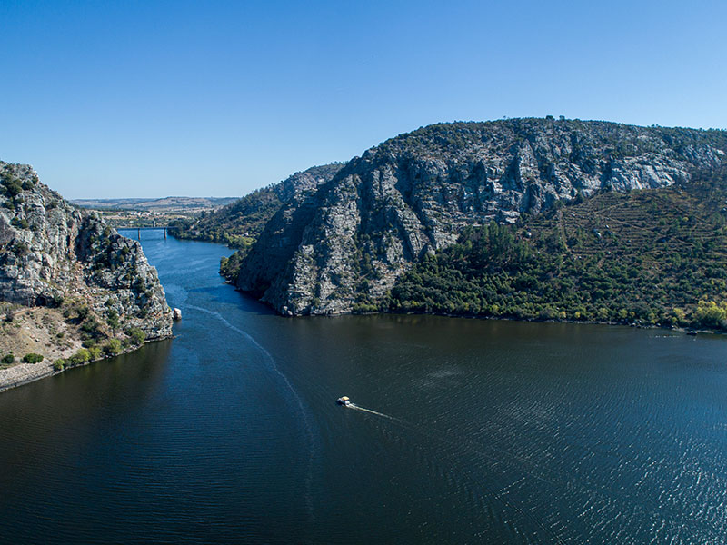 https://mdw-travel-data-us-east-1.s3.amazonaws.com/img/country/Portugal/Portas-de-Rodao-Nature-Reserve/img_01.jpg