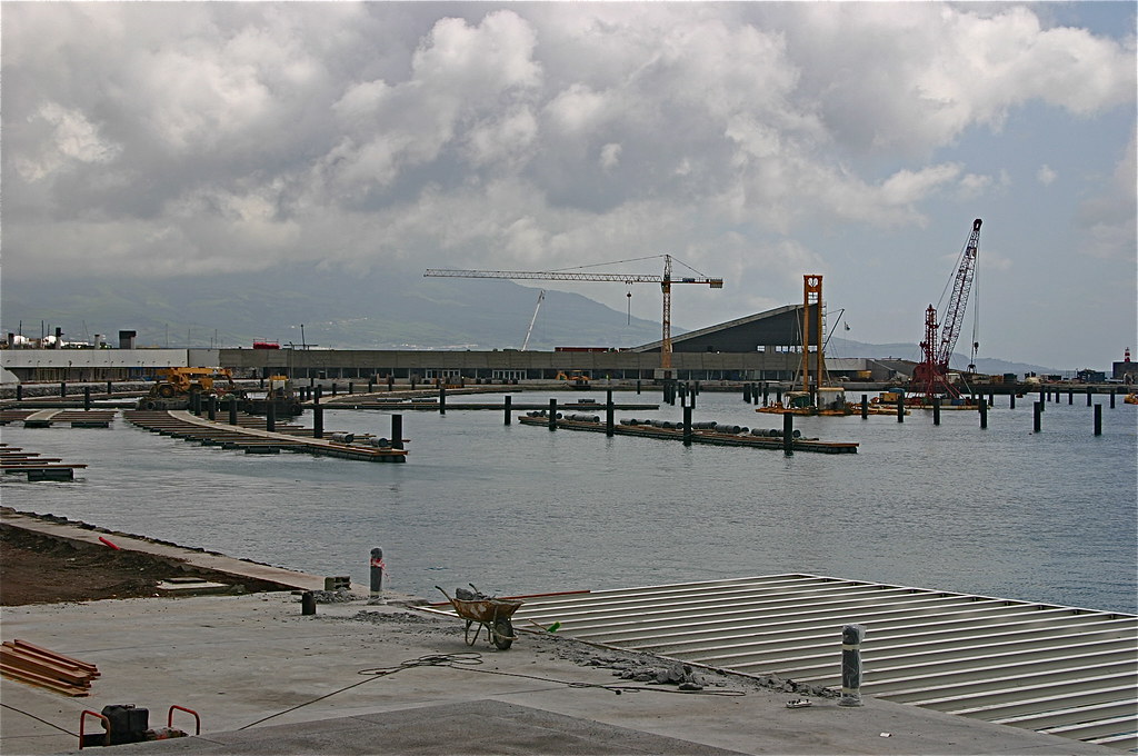 https://mdw-travel-data-us-east-1.s3.amazonaws.com/img/country/Portugal/Portas-do-Mar/img_01.jpg