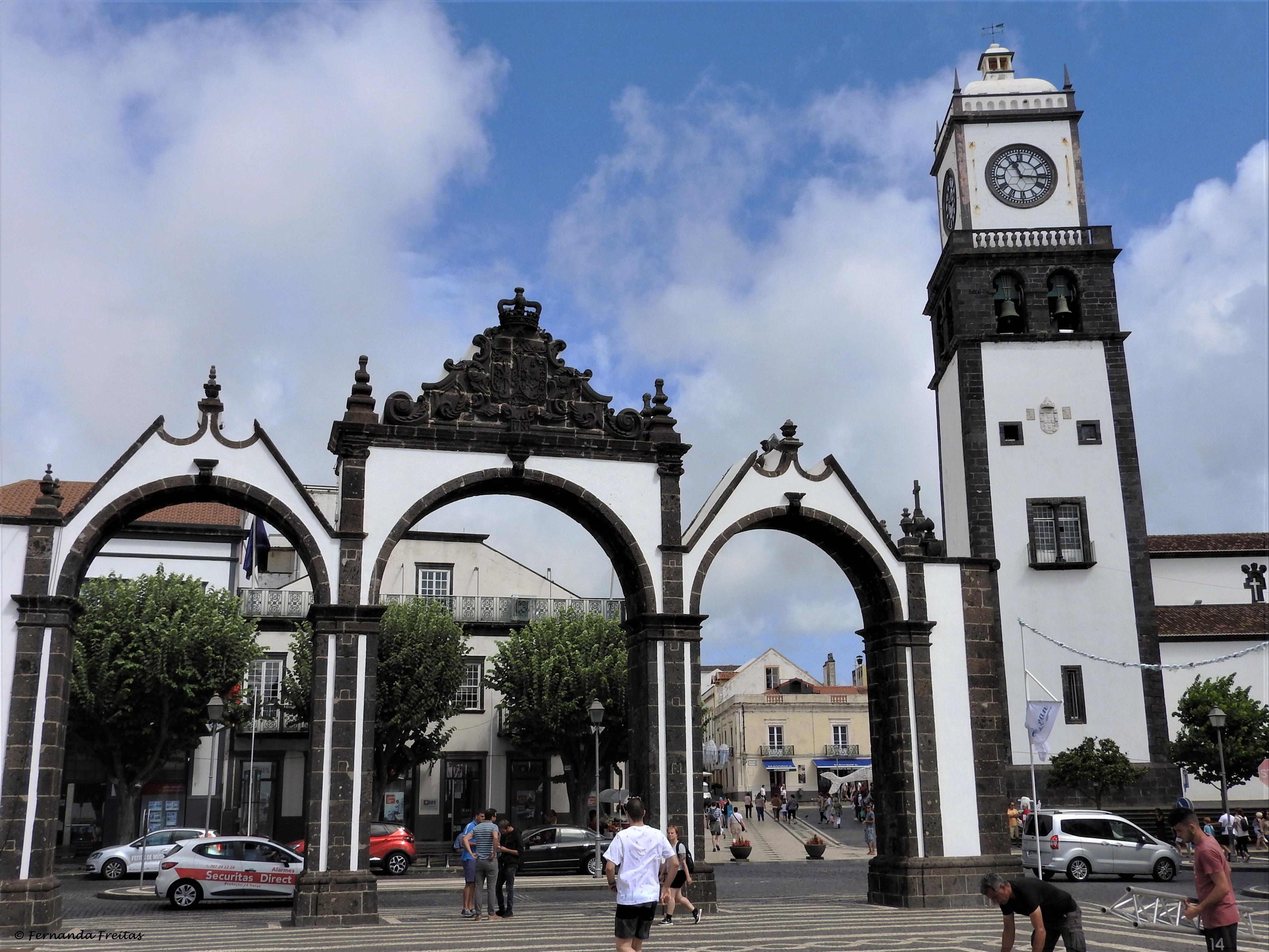 https://mdw-travel-data-us-east-1.s3.amazonaws.com/img/country/Portugal/Portas-do-Mar/img_02.jpg