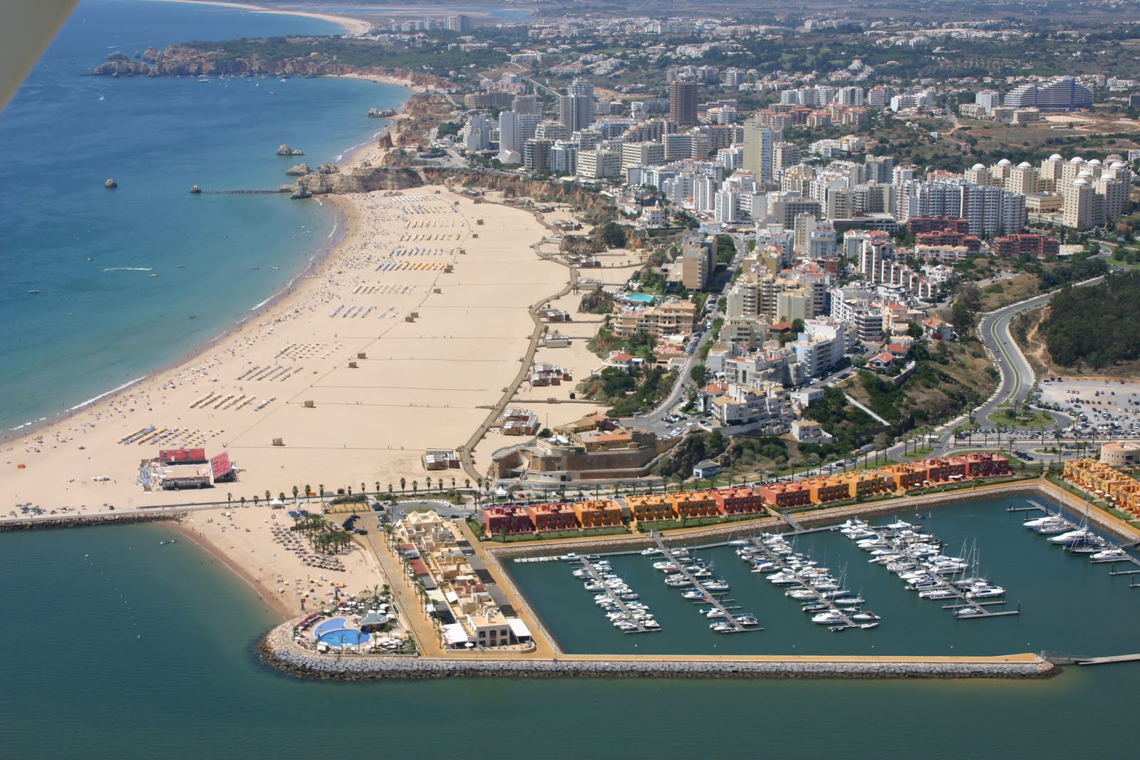 https://mdw-travel-data-us-east-1.s3.amazonaws.com/img/country/Portugal/Portimao-Marina/img_03.jpg