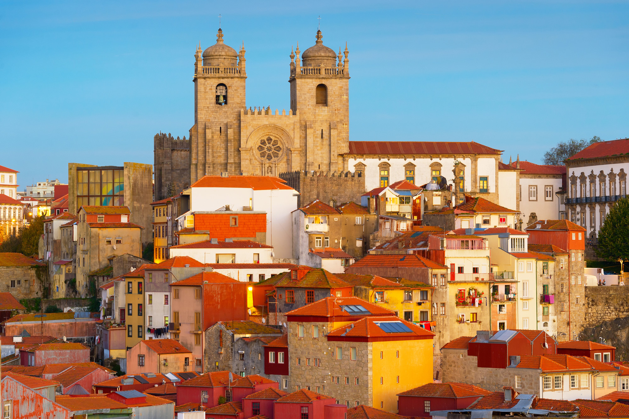 https://mdw-travel-data-us-east-1.s3.amazonaws.com/img/country/Portugal/Porto-City-Park/img_03.jpg