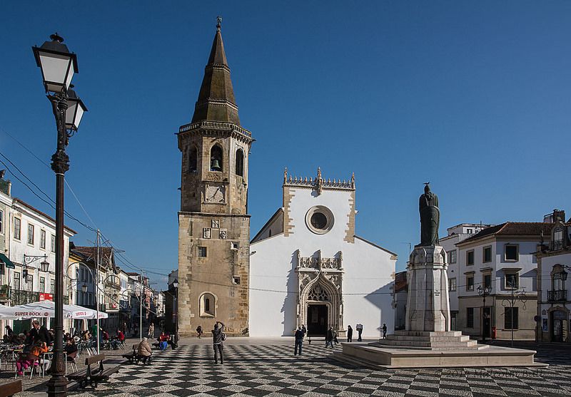 https://mdw-travel-data-us-east-1.s3.amazonaws.com/img/country/Portugal/Praca-da-Republica/img_01.jpg