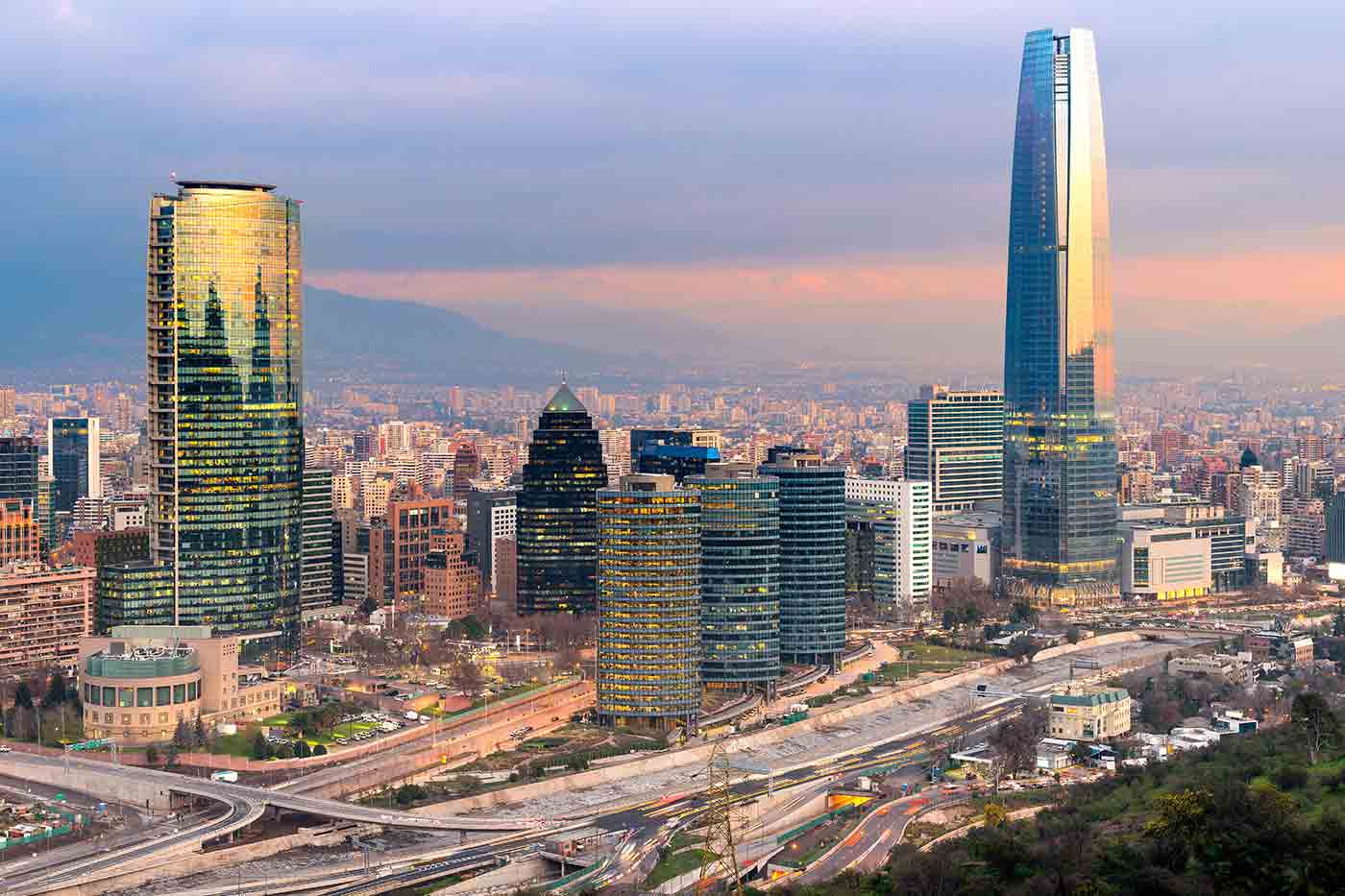 https://mdw-travel-data-us-east-1.s3.amazonaws.com/img/country/Portugal/Praca-de-Santiago/img_03.jpg
