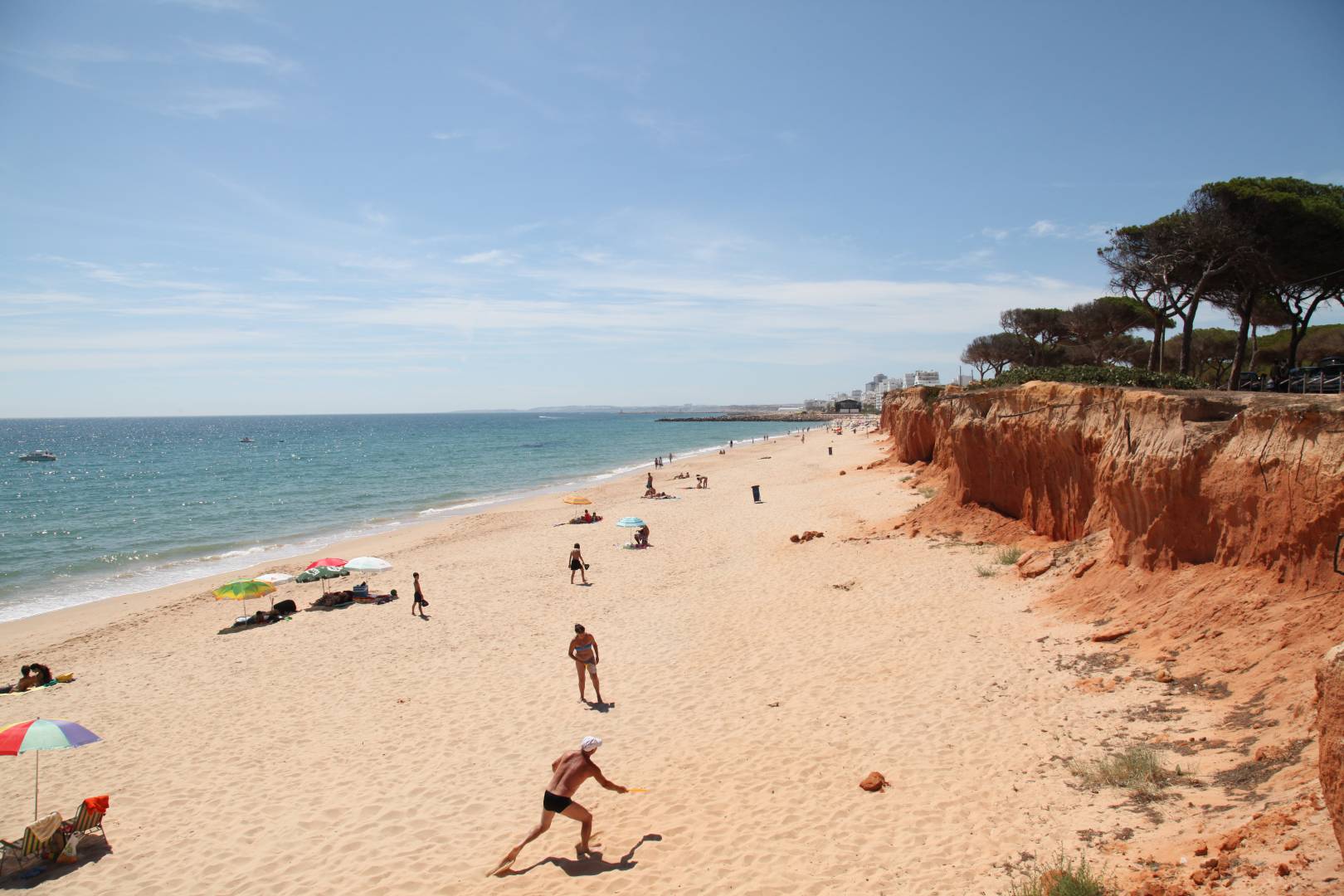 https://mdw-travel-data-us-east-1.s3.amazonaws.com/img/country/Portugal/Praia-de-Almargem/img_01.jpg