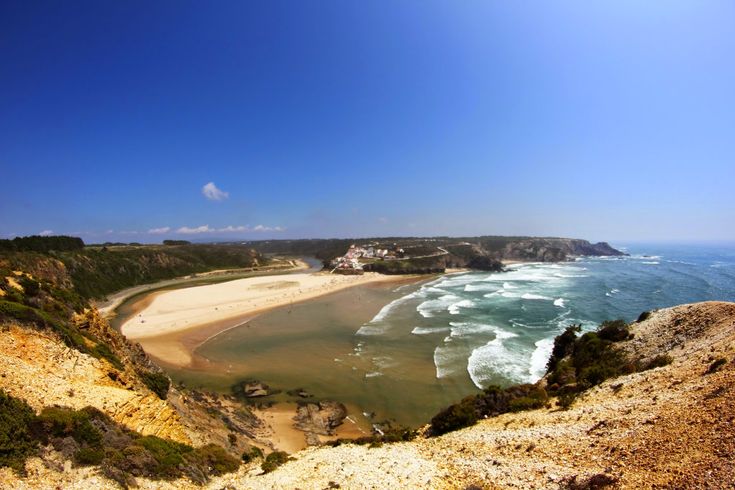 https://mdw-travel-data-us-east-1.s3.amazonaws.com/img/country/Portugal/Praia-de-Odeceixe/img_02.jpg