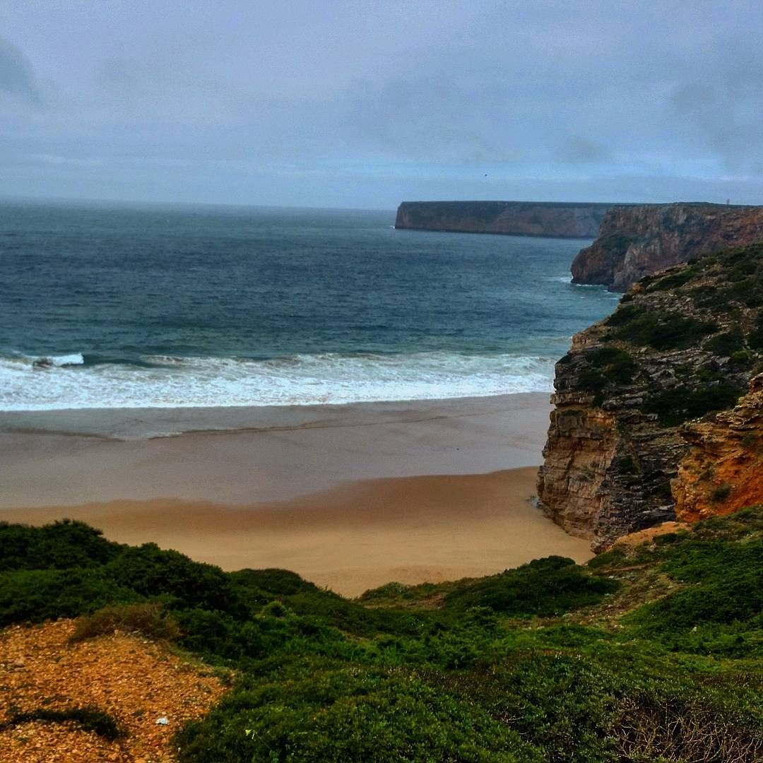 https://mdw-travel-data-us-east-1.s3.amazonaws.com/img/country/Portugal/Praia-do-Beliche/img_01.jpg