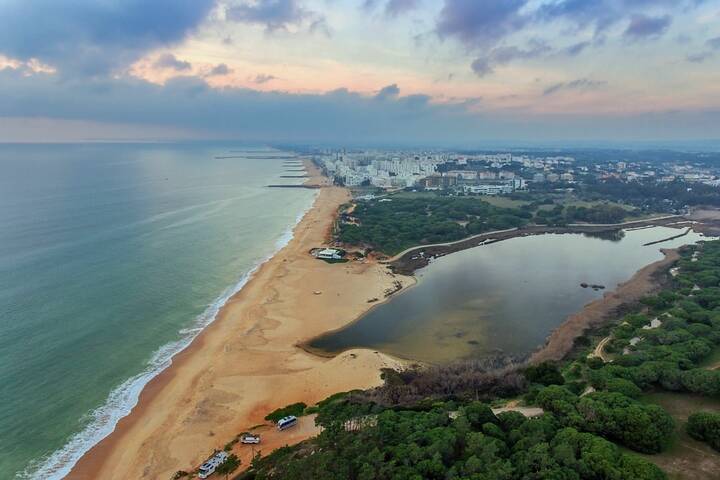 https://mdw-travel-data-us-east-1.s3.amazonaws.com/img/country/Portugal/Praia-do-Forte-Novo/img_01.jpg