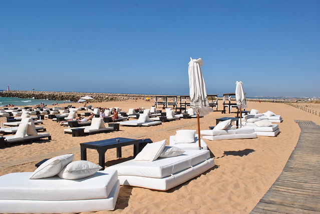 https://mdw-travel-data-us-east-1.s3.amazonaws.com/img/country/Portugal/Purobeach-Vilamoura/img_01.jpg