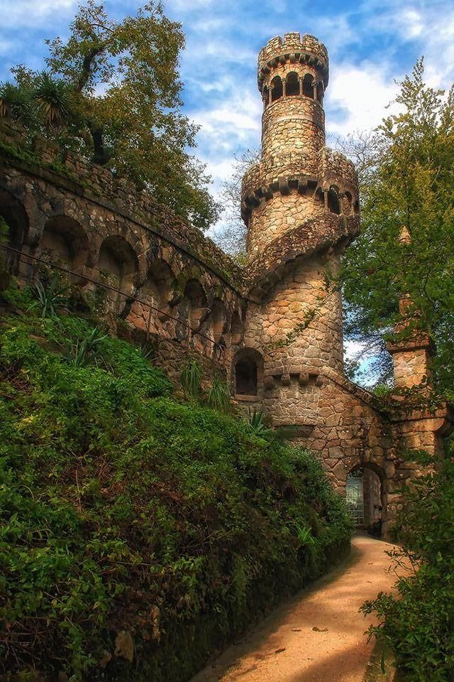 https://mdw-travel-data-us-east-1.s3.amazonaws.com/img/country/Portugal/Quinta-da-Regaleira/img_00.jpg