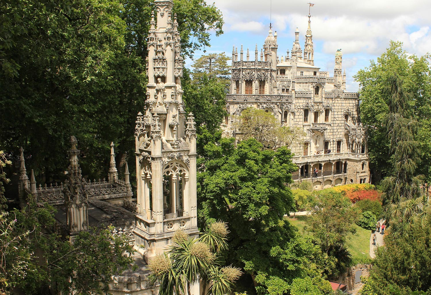 https://mdw-travel-data-us-east-1.s3.amazonaws.com/img/country/Portugal/Quinta-da-Regaleira/img_01.jpg